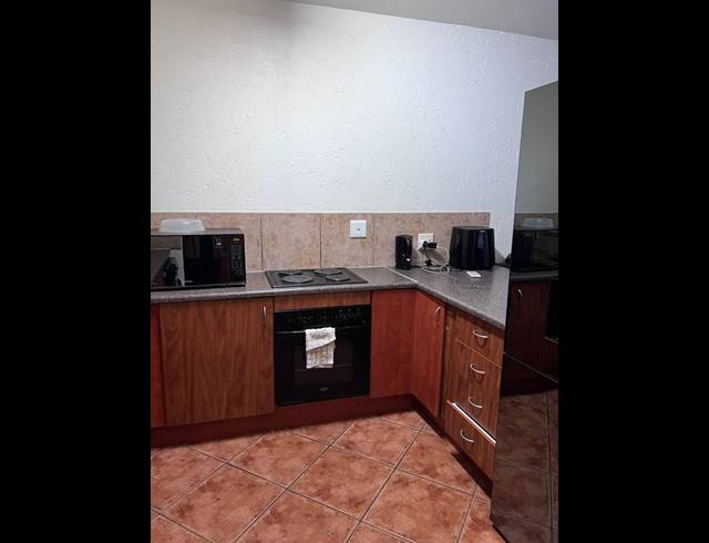 2 BEDROOM APARTMENT FOR SALE IN WATERVAL EAST